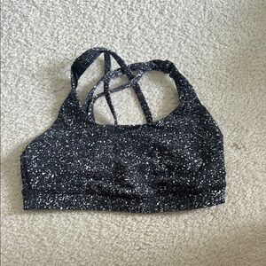 Lululemon (4) Black and White Speckled Sports Bra
